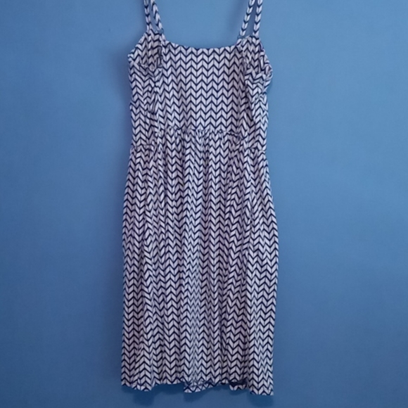 Pattern Dress - Picture 2 of 3